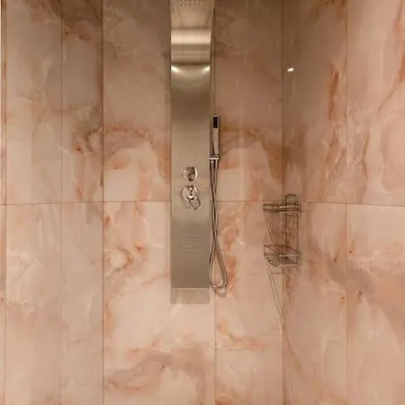 Smaragdi Luxury Jacuzzi Noho Premium Living *