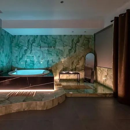 Smaragdi Luxury Jacuzzi Noho Premium Living Appartement *