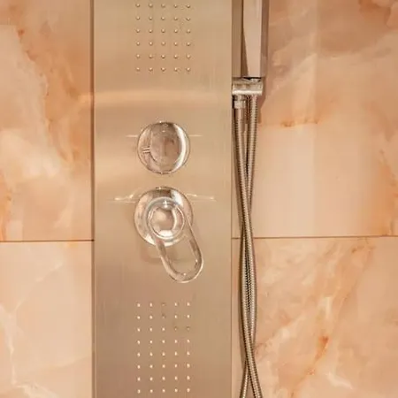 Smaragdi Luxury Jacuzzi Noho Premium Living Athens