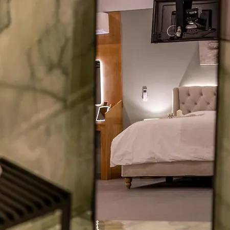 Smaragdi Luxury Jacuzzi Noho Premium Living Apartment Athens