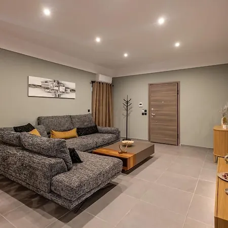 Smaragdi Luxury Jacuzzi Noho Premium Living