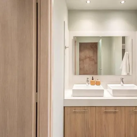 Smaragdi Luxury Jacuzzi Noho Premium Living Apartment *