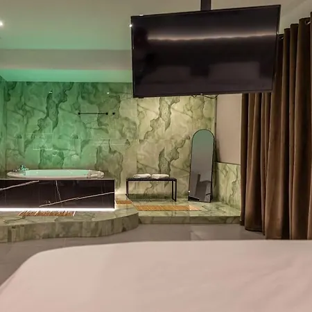 Smaragdi Luxury Jacuzzi Noho Premium Living * Athens