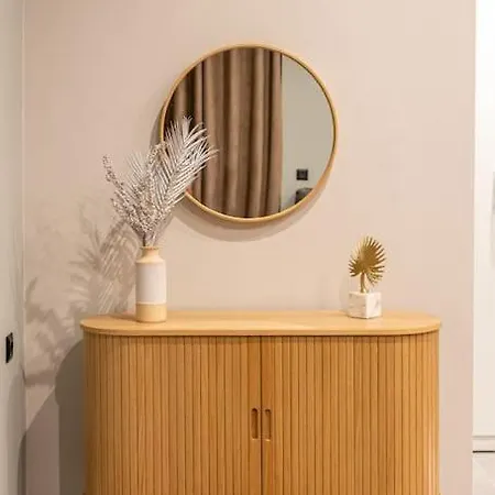 Smaragdi Luxury Jacuzzi Noho Premium Living Athens