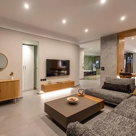 Smaragdi Luxury Jacuzzi Noho Premium Living Apartment